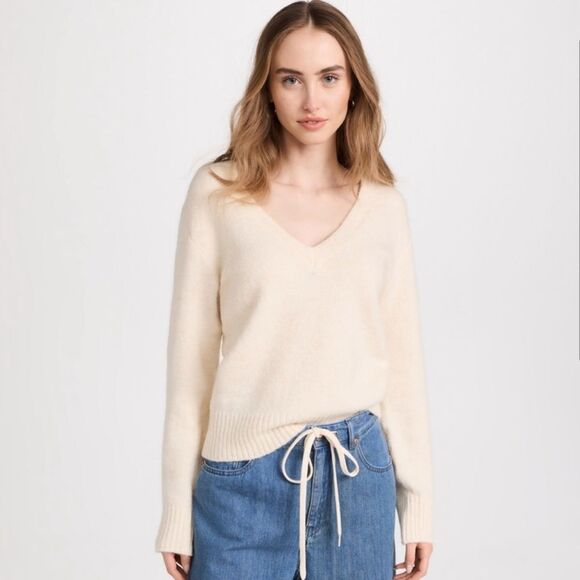 AYR The Cutie BB Sweater V-Neck Ivory - Picture 2 of 14